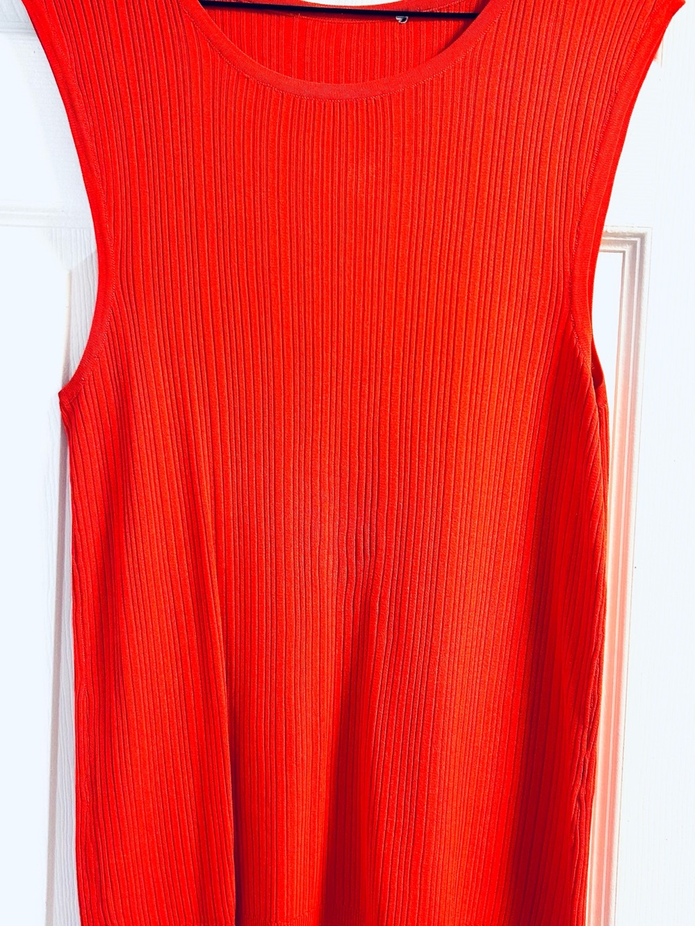 BCBG Ribbed Sleeveless Women's Top. Mandarin color with fine stitching design